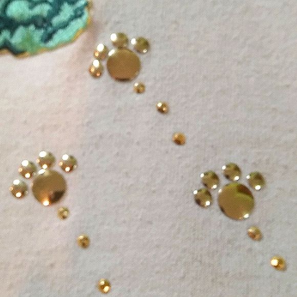 Vintage  tan short sleeve cotton polyester t-shirt with embroidered animals. - Picture 6 of 6